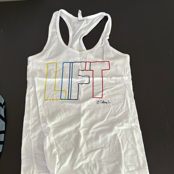 LIFT tank - Picture 1 of 3